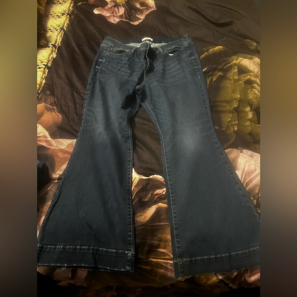 Lane Bryant boot leg jeans - Picture 3 of 3